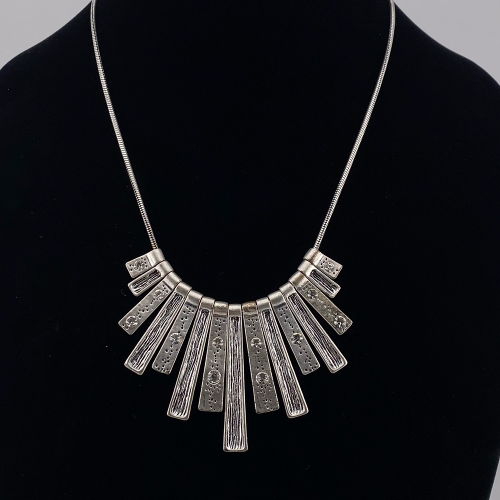 🇨🇦 Silver Tone and Crystals Necklace by Spoutnik